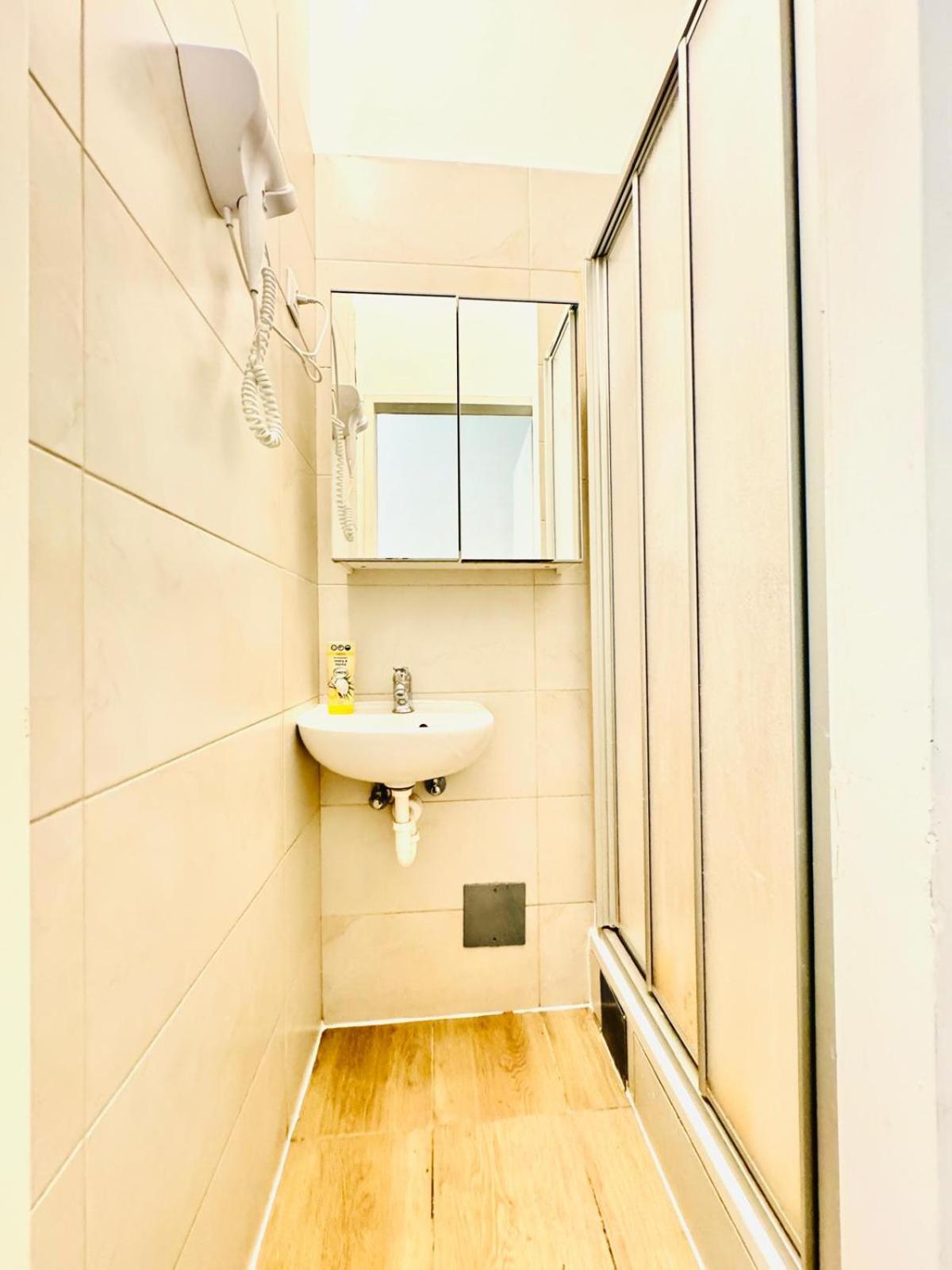 4br For 8p, 10min To Fac Platz Apartment Wien